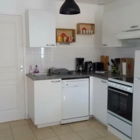 Les Dauphins Holiday home Saint-Georges-de-la-Riviere